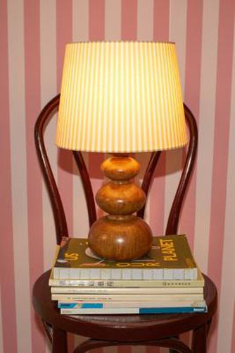 Willow Table Lamp - Brown Dia: 13cm x H: 40.6cm at - Urban Outfitters - Modalova