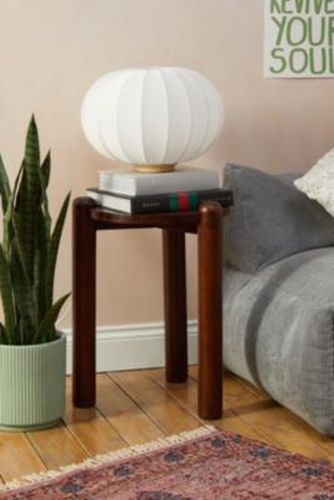 Kyle Large Table Lamp - White 40cm x 40cm x 28cm at - Urban Outfitters - Modalova