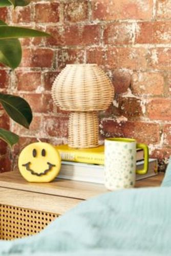 Molly Mushroom Lamp - Natural ALL at - Urban Outfitters - Modalova