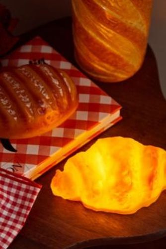 Croissant Lamp - Orange ALL at - Urban Outfitters - Modalova