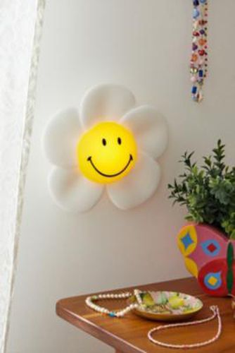 X Smiley Daisy Day Light - White ALL at Urban Outfitters - Mr Maria - Modalova