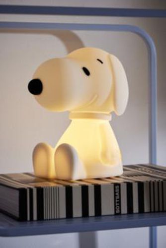 Mr Maria Peanuts Snoopy First Lamp - White at - Urban Outfitters - Modalova