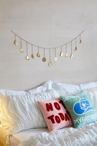 Moon Phase Banner - Gold ALL at - Urban Outfitters - Modalova