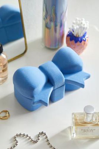 Bow Flocked Trinket Box - Blue ALL at - Urban Outfitters - Modalova