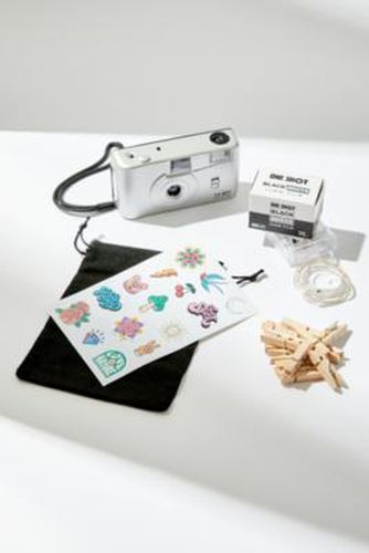 Silver UO Exclusive Autofocus 35mm Camera & Accessories Bundle - Silver at - Urban Outfitters - Modalova