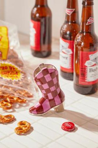 Check Boot Bottle Opener - Pink ALL at - Urban Outfitters - Modalova