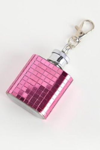 UO Disco Mini Flask Keyring - Pink ALL at - Urban Outfitters - Modalova