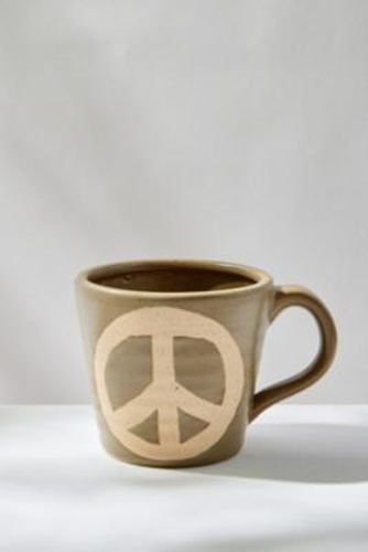 Peace Sign Mug - Green ALL at - Urban Outfitters - Modalova