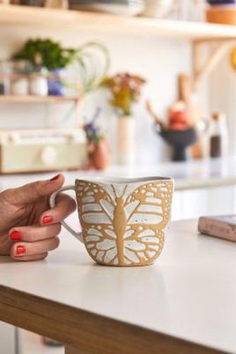 Butterfly Mug ALL at - Urban Outfitters - Modalova