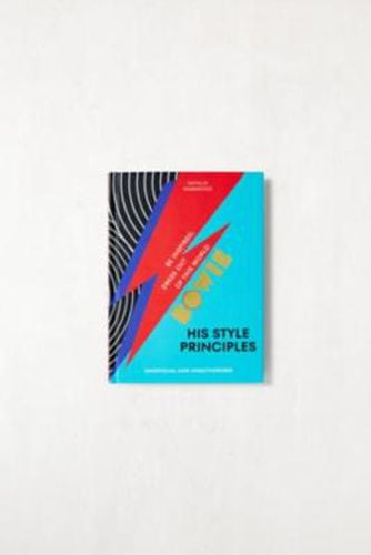 Bowie: His Style Principles 14.6cm x 1.7cm x 19.7cm at - Urban Outfitters - Modalova