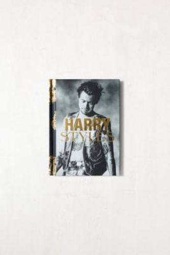 Buch "Harry Styles" Von Alex Bilmes - Urban Outfitters - Modalova