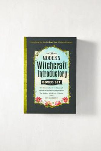 Skye Alexander: The Modern Witchcraft Introductory Box-Set - Urban Outfitters - Modalova