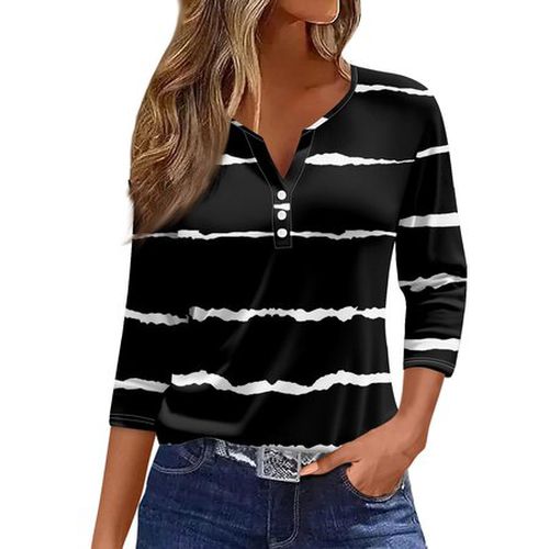 Notched Abstract Stripes Loose Casual T-Shirt - Just Fashion Now - Modalova