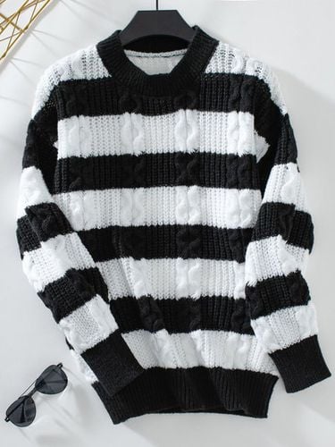 Crew Neck Striped Casual Sweater - Just Fashion Now - Modalova