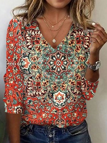 Ethnic Print Long Sleeve V-Neck T-shirt - Just Fashion Now - Modalova