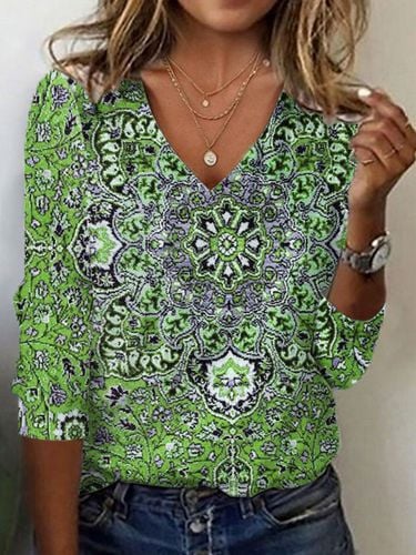 Ethnic Print Long Sleeve V-Neck T-shirt - Just Fashion Now - Modalova