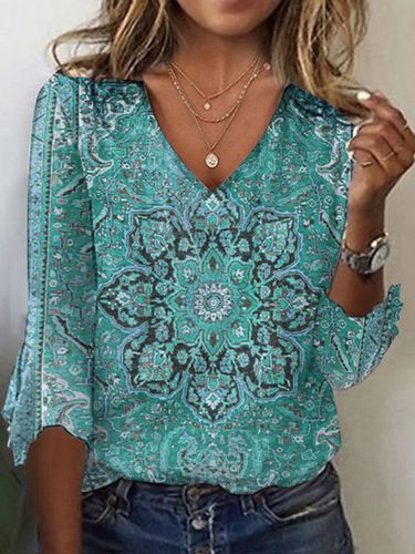 Ethnic Print Long Sleeve V-Neck T-shirt - Just Fashion Now - Modalova