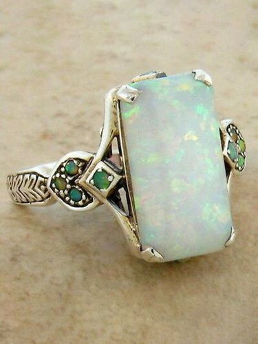 Vintage White Opal Ancient Silver Ring - Modetalente - Modalova