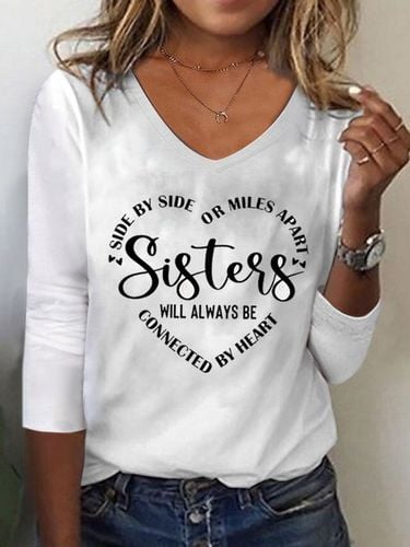 Women Sister Text Letters Regular Fit Casual V Neck T-Shirt - Just Fashion Now - Modalova