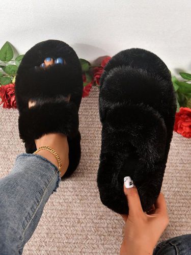 Casual Color Block Double Strap Fluffy Slippers - Just Fashion Now - Modalova