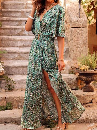Vacation Disty Floral Short Sleeve Dress - Just Fashion Now - Modalova