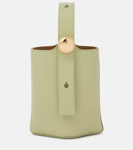 Pebble Mini leather bucket bag - Loewe - Modalova