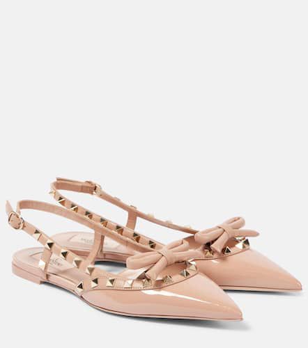 Ballerine slingback Rockstud Bow in vernice - Valentino Garavani - Modalova