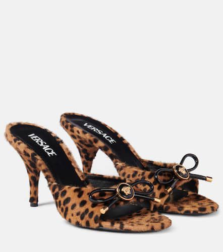 Mules Leopard Opera Bow 95 de borrego - Versace - Modalova