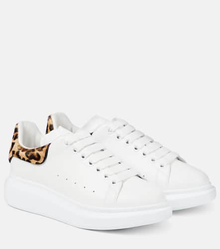 Oversized leopard-print leather sneakers - Alexander McQueen - Modalova