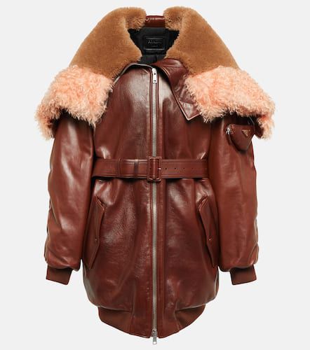 Mantel aus Leder mit Shearling - Prada - Modalova