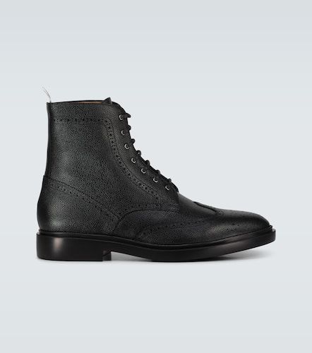 Leather wingtip ankle boots - Thom Browne - Modalova