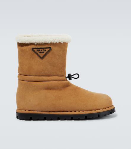 Suede shearling-lined logo boots - Prada - Modalova