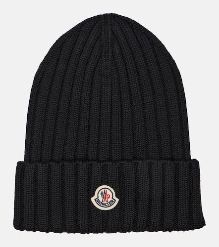 Gorro acanalado de lana virgen con logo - Moncler - Modalova