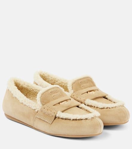 Shearling-lined suede driving shoes - Miu Miu - Modalova