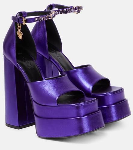 Medusa Aevitas leather platform sandals - Versace - Modalova