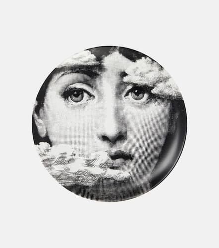 Plato decorativo Tema e Variazioni n.139 - Fornasetti - Modalova