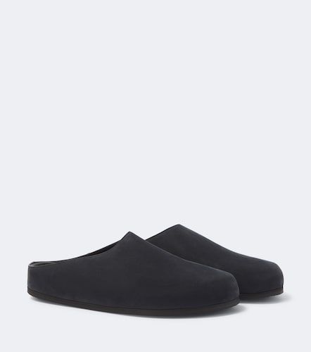 Wearing leather mules - Studio Nicholson - Modalova