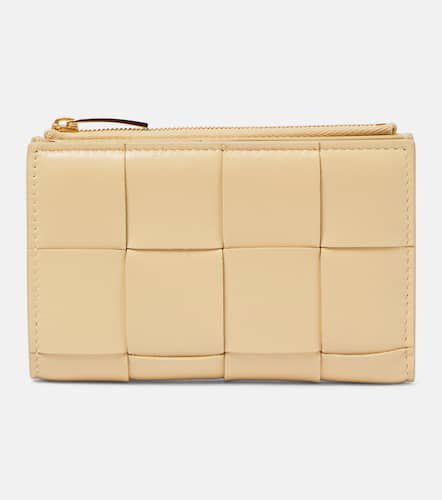 Intreccio leather bifold wallet - Bottega Veneta - Modalova