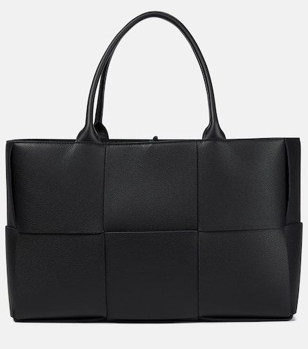 Bolso al hombro Arco de piel Intrecciato - Bottega Veneta - Modalova