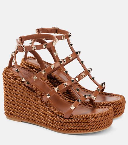 Alpargatas con cuña Rockstud Torchon 95 - Valentino Garavani - Modalova