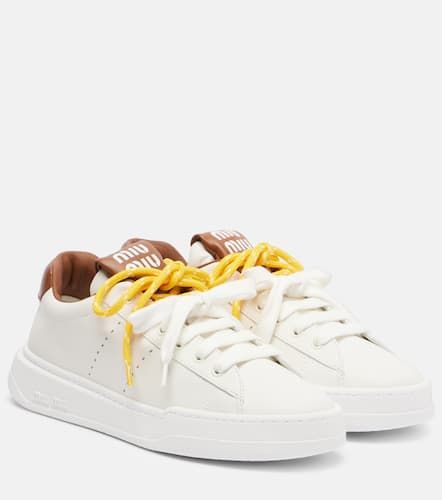 Miu Miu Zapatillas de piel con logo - Miu Miu - Modalova