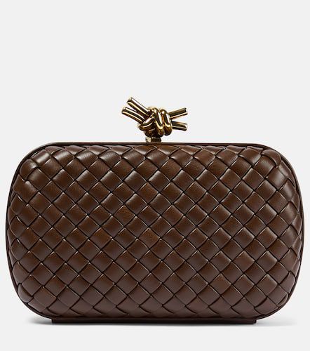 Knot Intreccio leather clutch - Bottega Veneta - Modalova