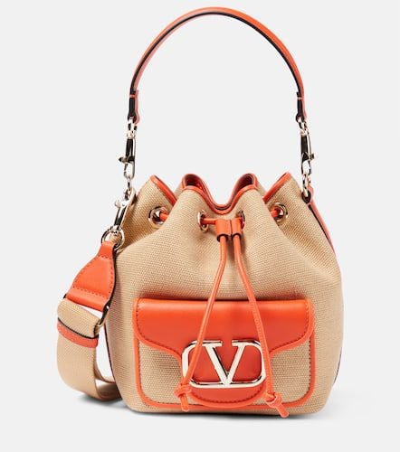 Locò Small raffia-effect bucket bag - Valentino Garavani - Modalova