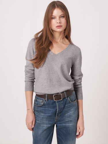 Basic organic cashmere v-neck jumper - REPEAT cashmere - Modalova