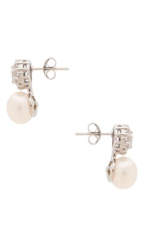 Halo Stud Pearl Drop Earring in - SHASHI - Modalova