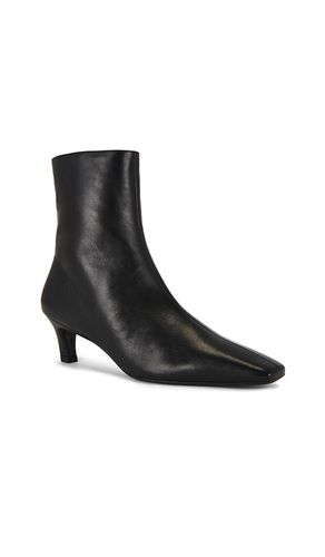 Estelle Boot in . Size 6. Also in 10 - Tony Bianco - Modalova