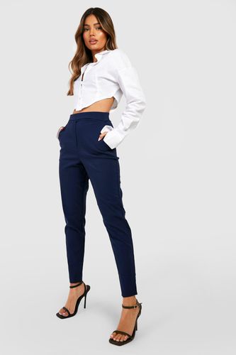 Womens Super Stretch Tapered Tailored Trouser - - 12 - boohoo - Modalova
