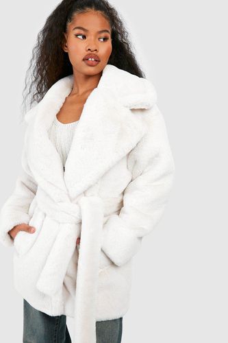 Womens Short Belted Faux Fur Coat - - 14 - boohoo - Modalova
