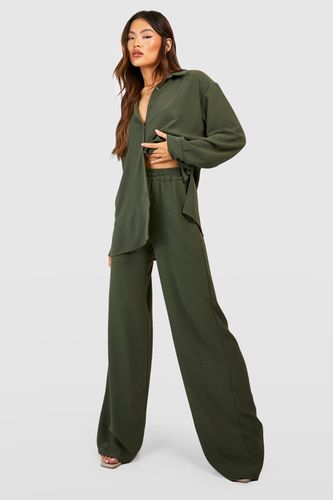 Womens Textured Relaxed Fit Wide Leg Trousers - - 10 - boohoo - Modalova