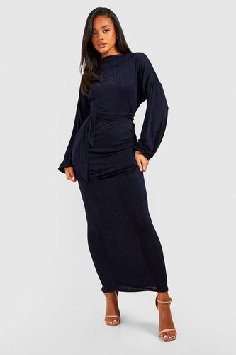 Womens Textured Slinky Belted Maxi Dress - - 16 - boohoo - Modalova